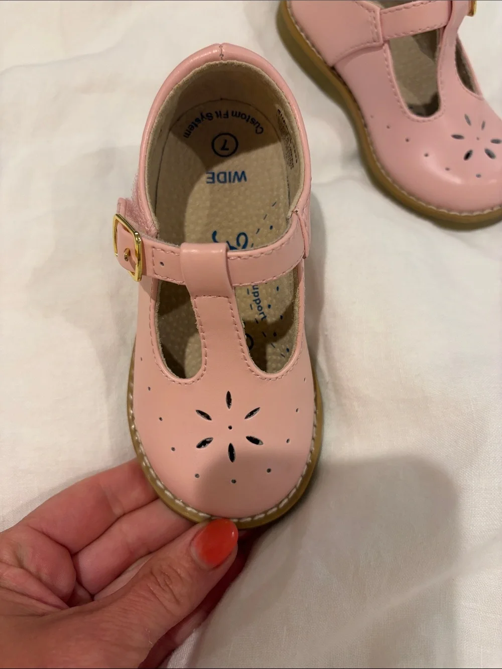FootMates Girls Pink T-Strap Flower Cutout Dress Shoes